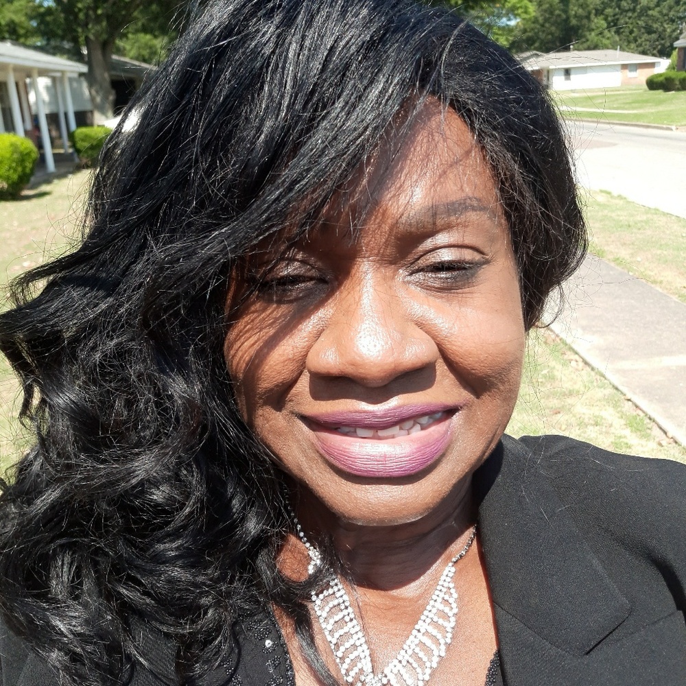 Meet your Posher, Juanita
